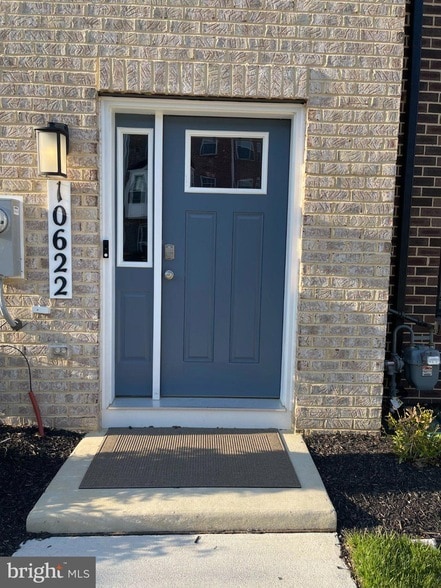 Building Photo - 10622 Meridian Hill Way