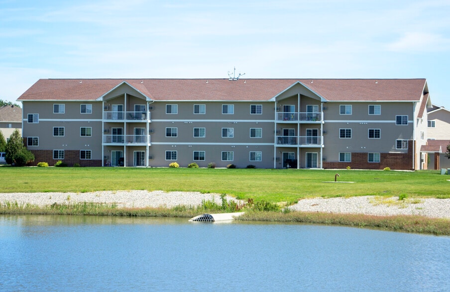 Building Photo - Eagle Lake Apartments