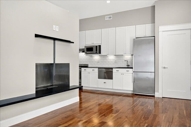 Building Photo - 36 Carriage Ln