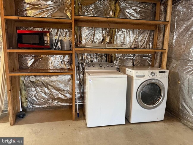 Building Photo - 700 E H St