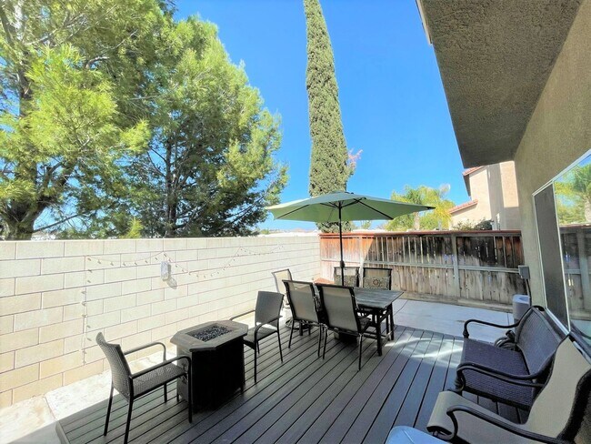 Building Photo - Desirable Old School Housing Community 3 bed x 2.5 Bath 2411 Sqft - Gated Community!!!