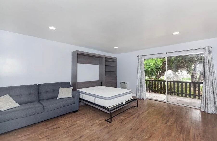 Murphy bed down(full size) - 7890 E Spring St