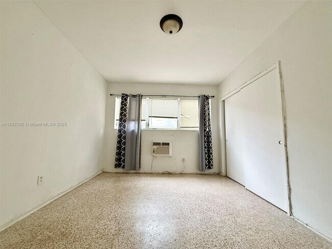 Building Photo - 780 81st St