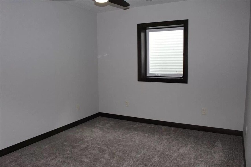 Building Photo - 1115 N Union Ave