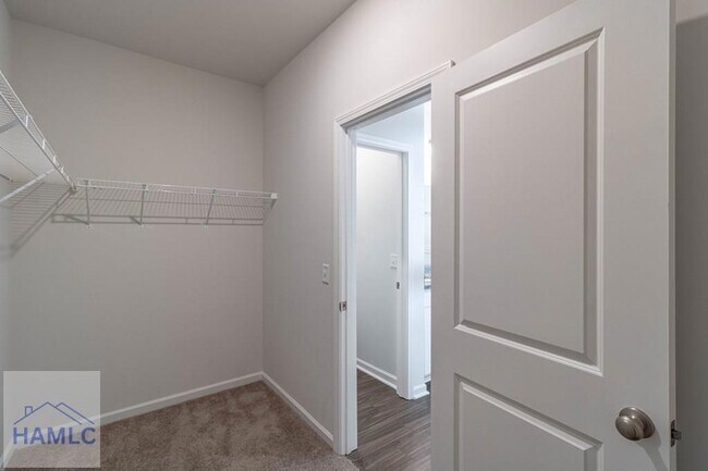 Building Photo - 147 Enclave Wy