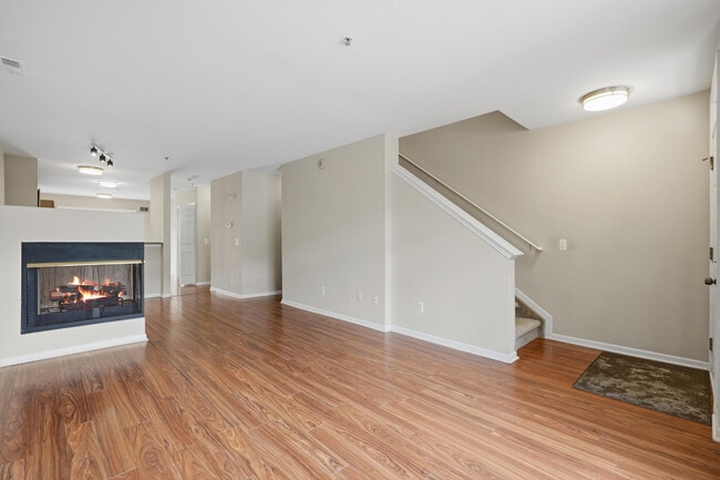 Building Photo - 39475 Springwater Dr