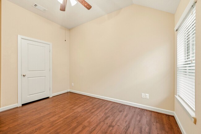 Building Photo - 18315 E Willow Oak Bend Dr