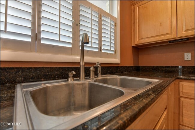 Building Photo - 424 Stonebluff Rd