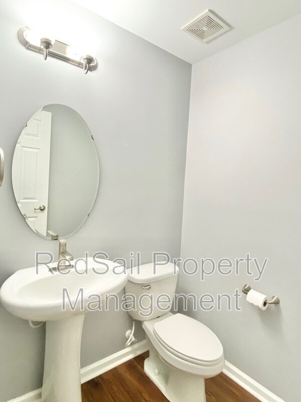 Building Photo - 642 Kelso Dr