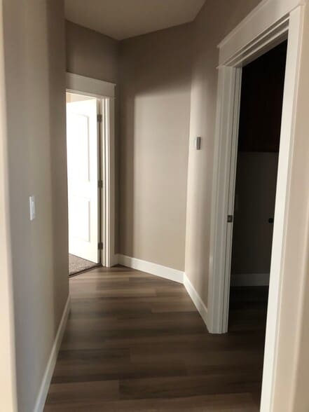 Building Photo - 8805 Juanita Dr