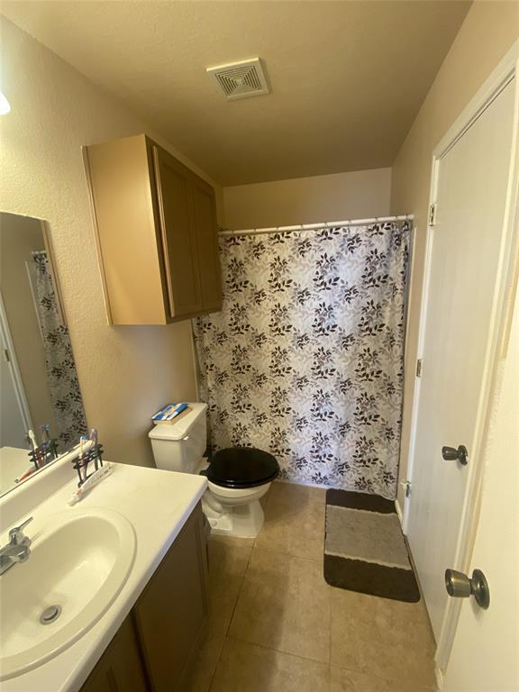 Building Photo - 12840 St Mary Dr