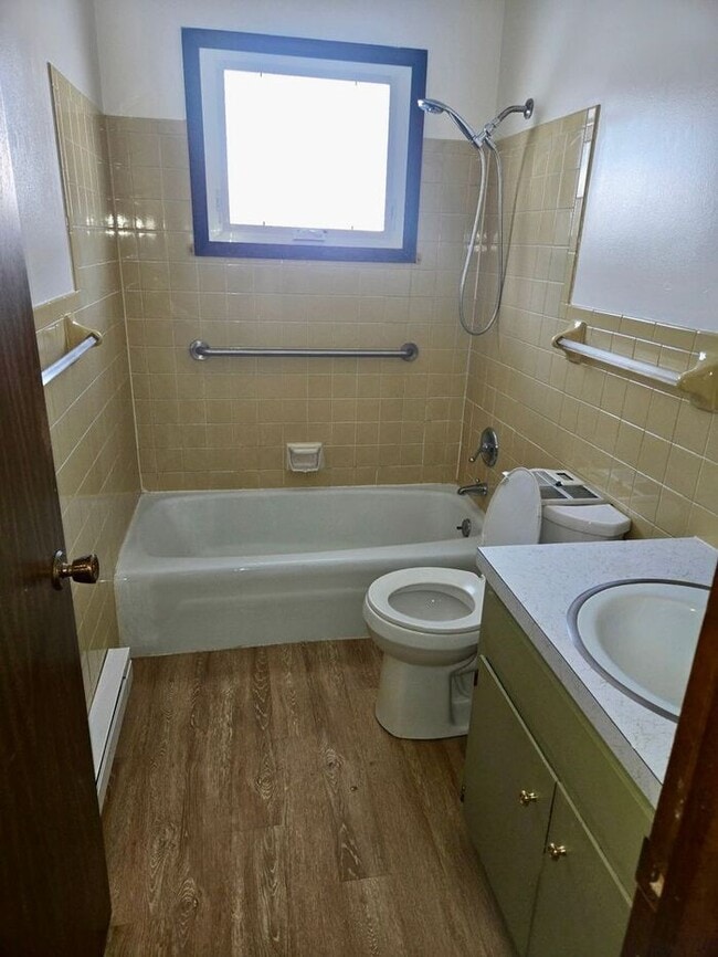 Building Photo - 2 bedroom duplex in St Joseph