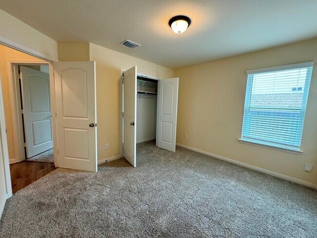 Building Photo - 5115 Leaning Tree