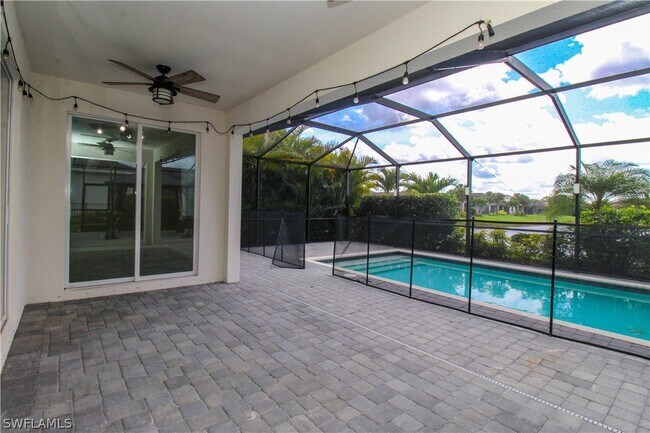 Building Photo - 2380 Fallglo St