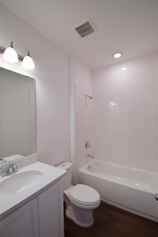 Building Photo - 2370 Lancashire St