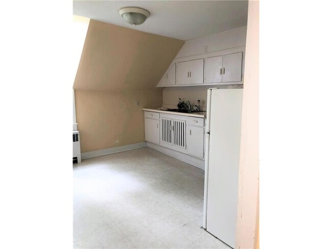 Building Photo - 517 2nd St S