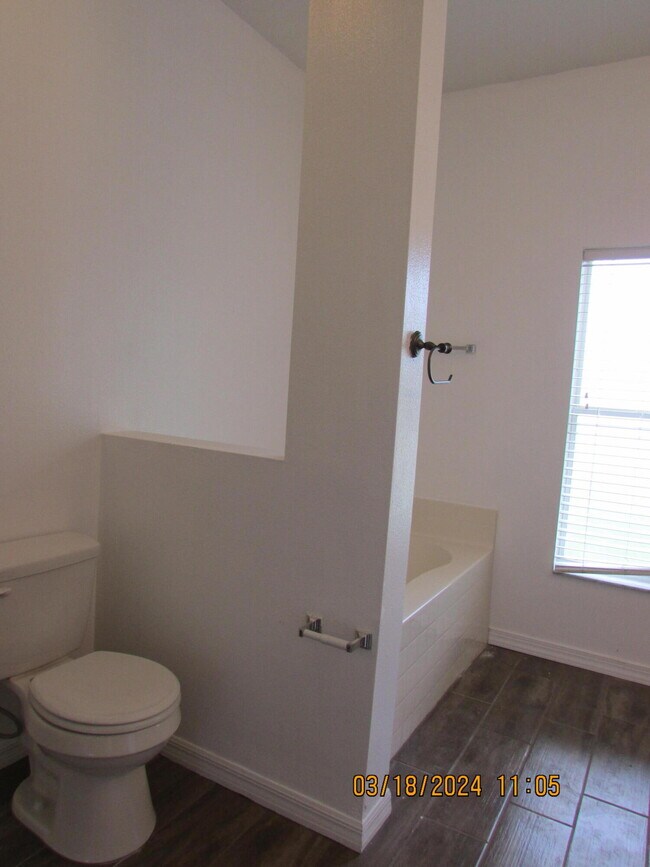 Building Photo - 2089 Maeve Cir