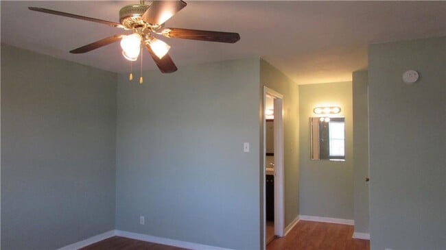 Building Photo - 2208 Mission Hill Dr