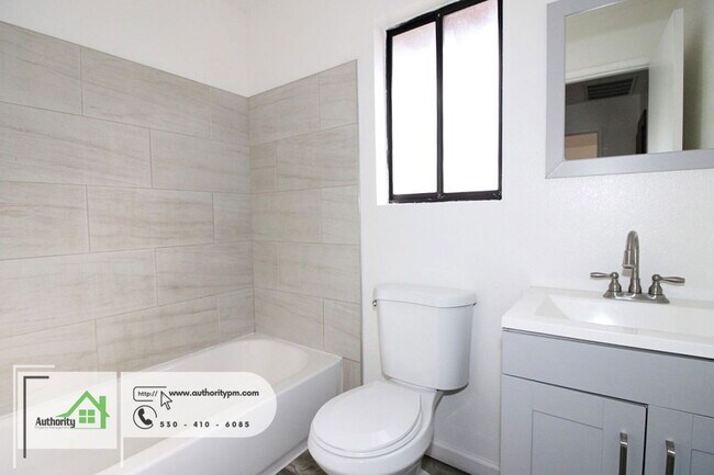 Building Photo - 2750 Shasta View Dr