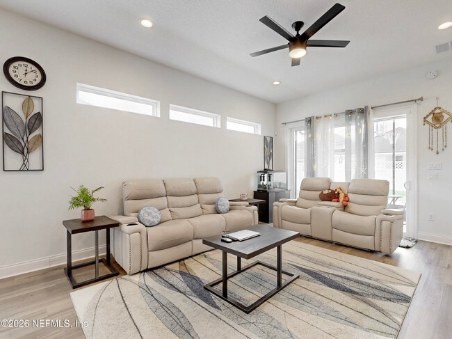 Building Photo - 121 Newfield Wy.