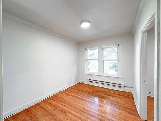 Building Photo - 4222 N Clark St