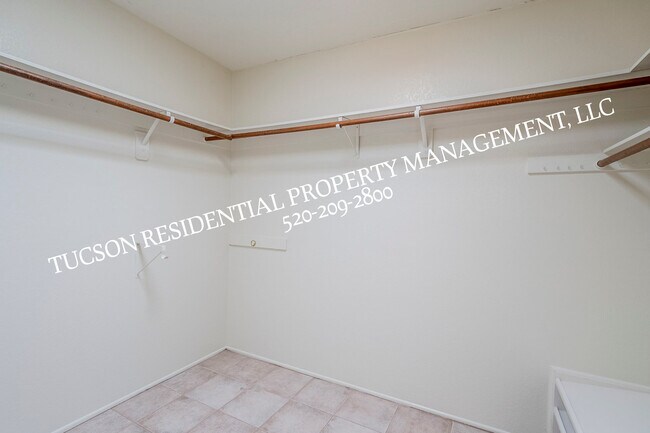 Building Photo - 5084 N Camino Del Lazo