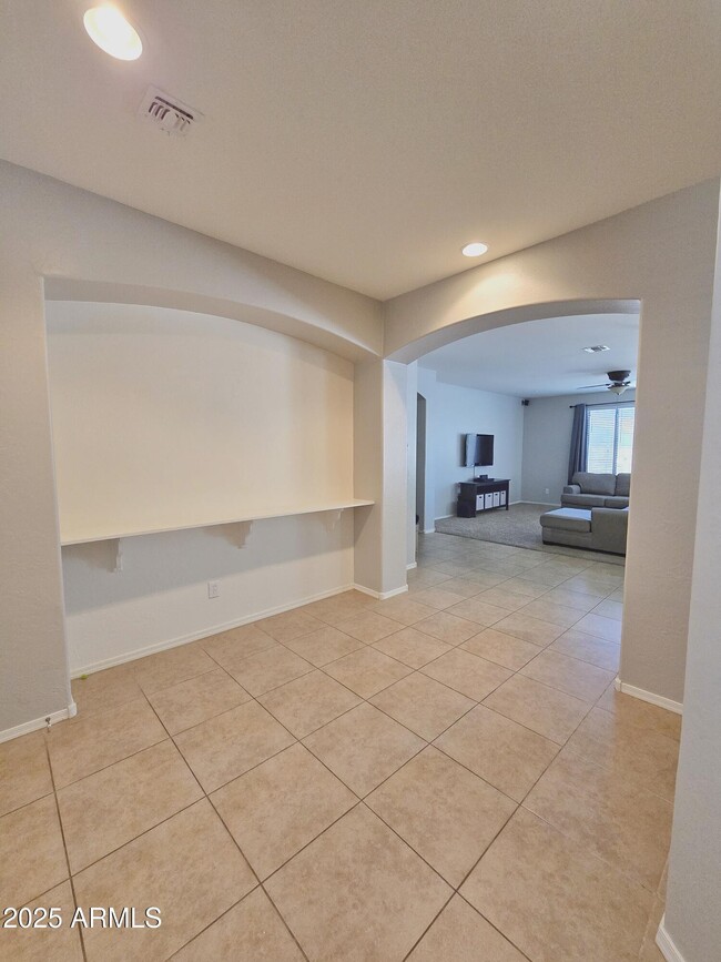 Building Photo - 18014 W Carmen Dr