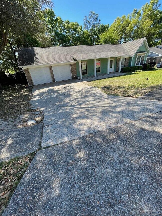 Building Photo - 4615 Gladstone Dr