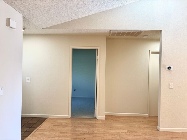 Building Photo - House like 2bed/1.5 Bath Condo with Spacious Corner Yard and 2 Car Garage