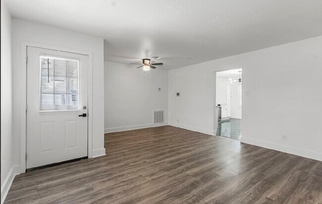 Building Photo - 4303 Dacca Dr