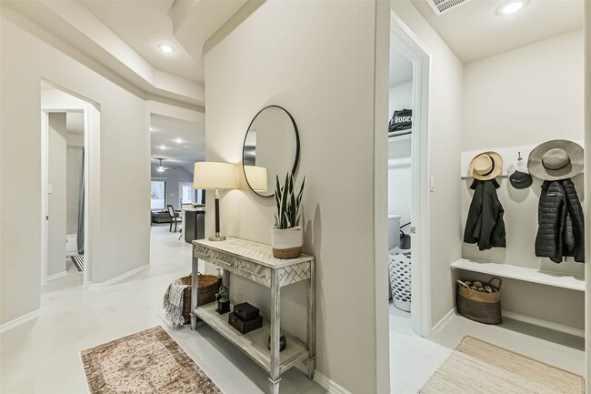 Building Photo - 1337 Lakeside Crk Rd