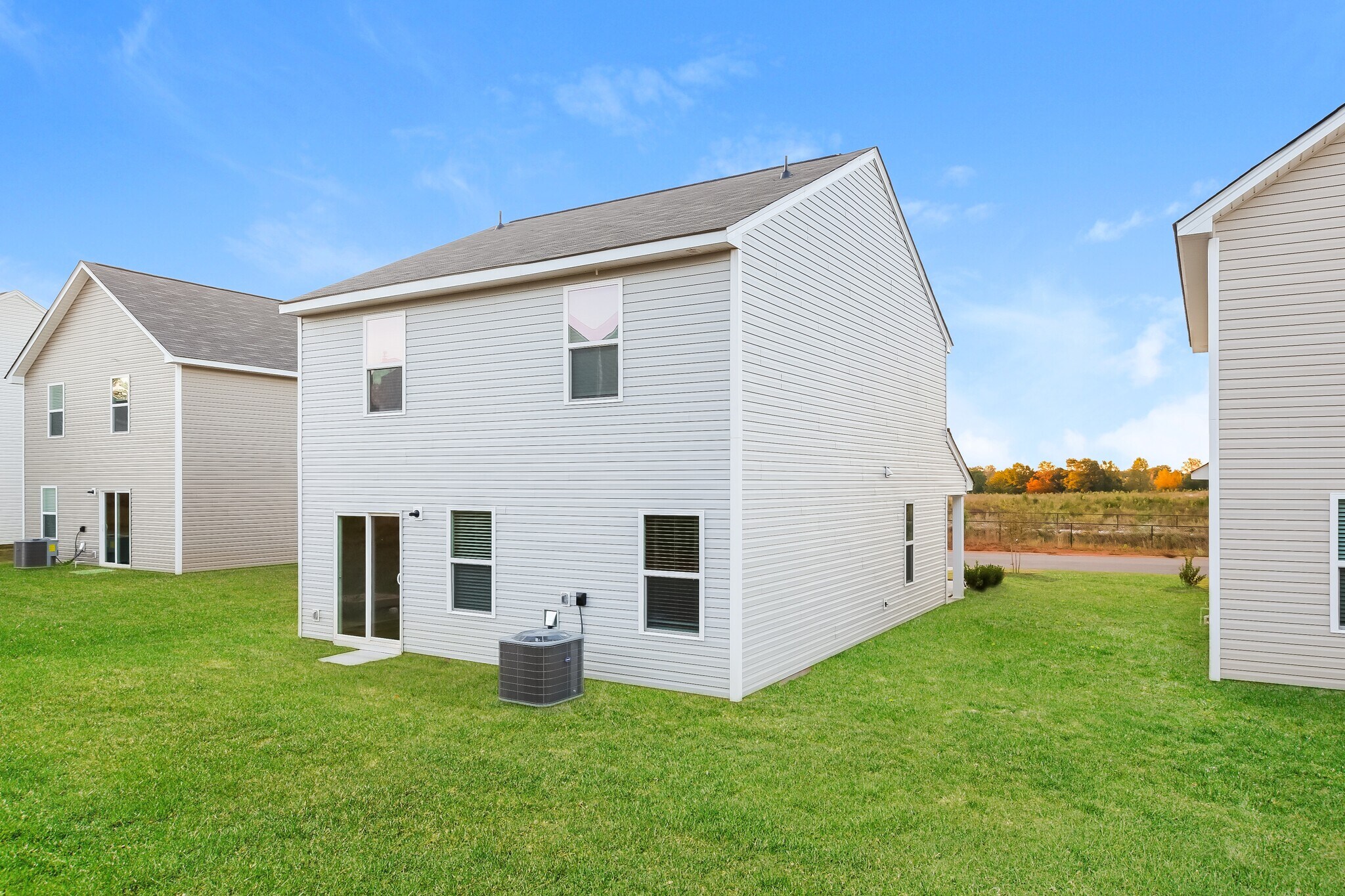 Building Photo - 2199 Southlea Dr