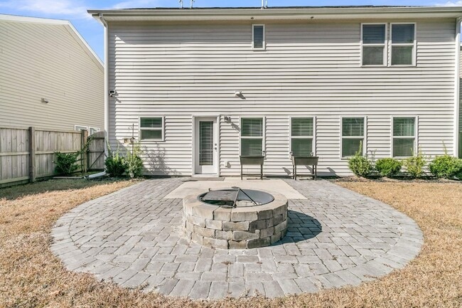 Building Photo - 1624 Shady Pine Rd