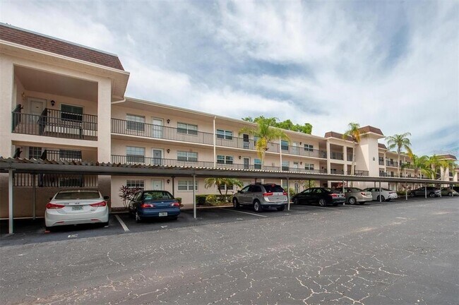 Building Photo - 845 Maple Ct