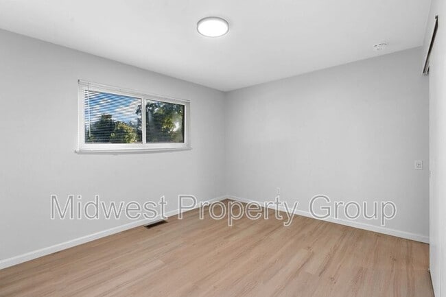 Building Photo - 1450 Tahoe Dr