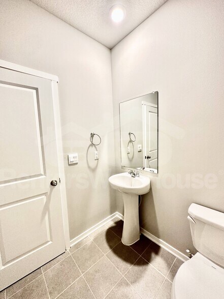 Building Photo - 2310 SW Plaza Pkwy