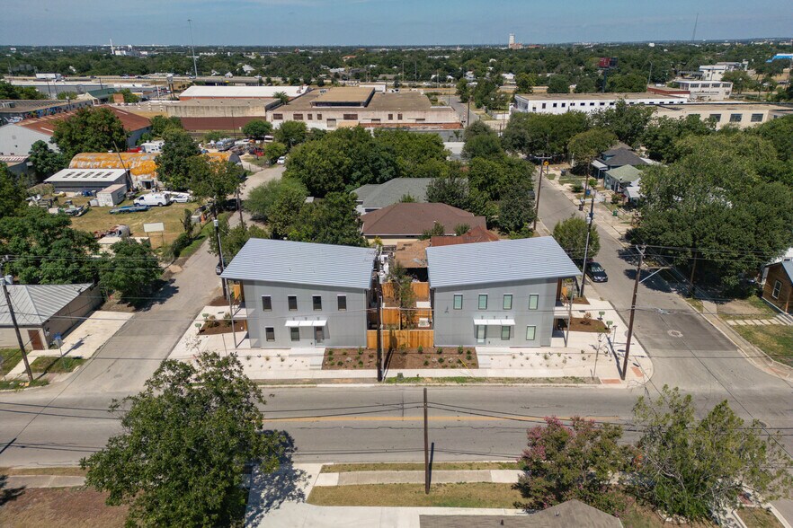 Building Photo - 626 Delaware St