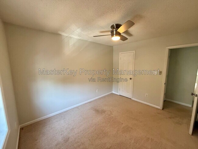 Building Photo - 114 Pointe Crest Ct