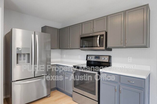 Building Photo - 906 Low Brim Cove