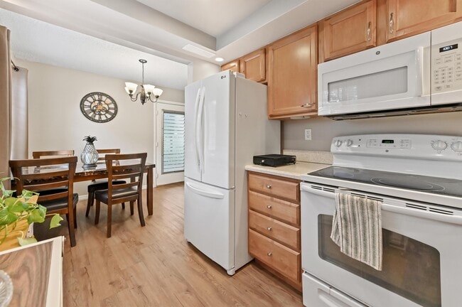 Building Photo - 302 Capri Dr