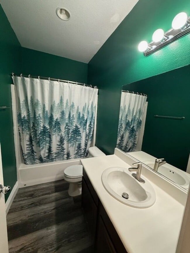 Building Photo - Home with Solar in Gated Sonora Wells