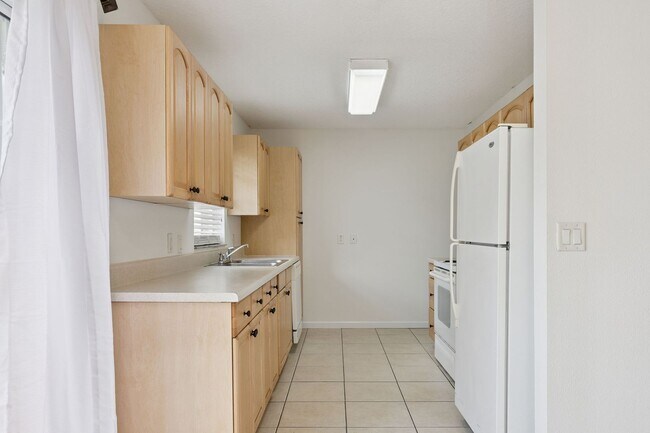 Building Photo - New rental