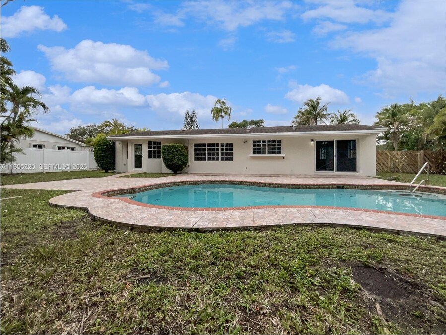 Building Photo - 10001 SW 99th Ave