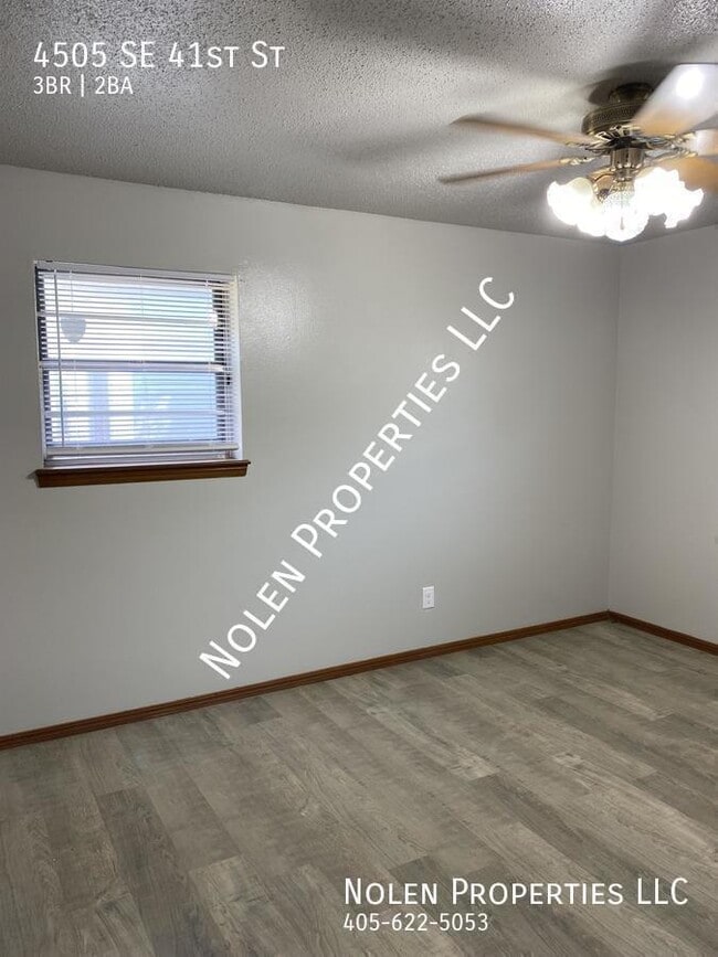 Building Photo - 4505 SE 41st St