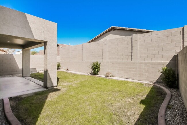 Building Photo - 2623 N Augustine