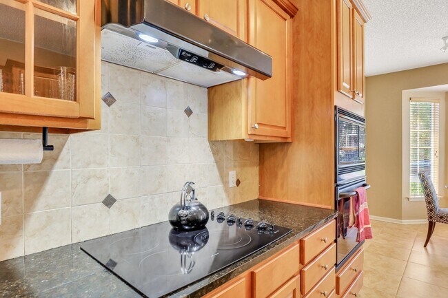Building Photo - "Charming 2 Bed, 2 Bath with Den Rental Home in Sun City, SC - Spacious and Inviting!"