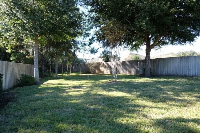 Building Photo - 96679 Commodore Point Dr