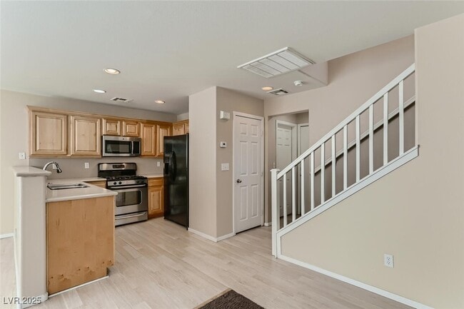 Building Photo - 8208 W Wildwood Glen Dr