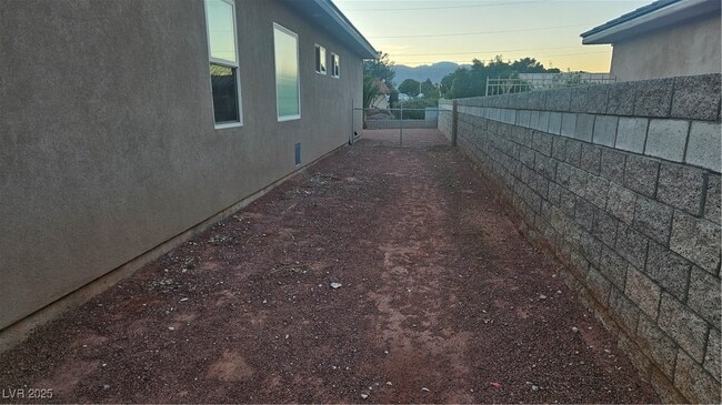 Building Photo - 6048 Moonlight Dr