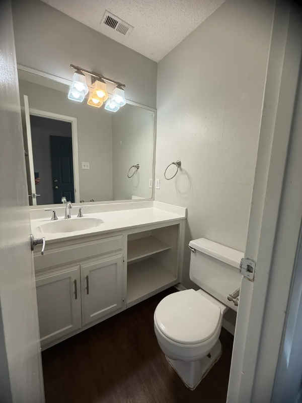 Building Photo - 301 Villa Oaks Cir